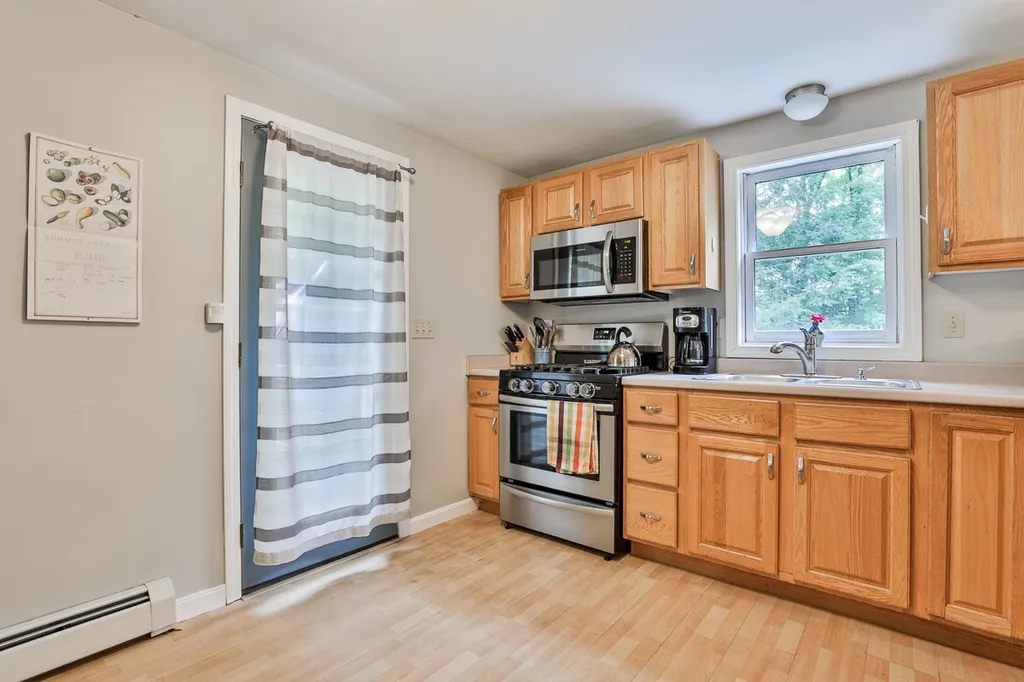 235 Whittier Drive Fremont NH 03044