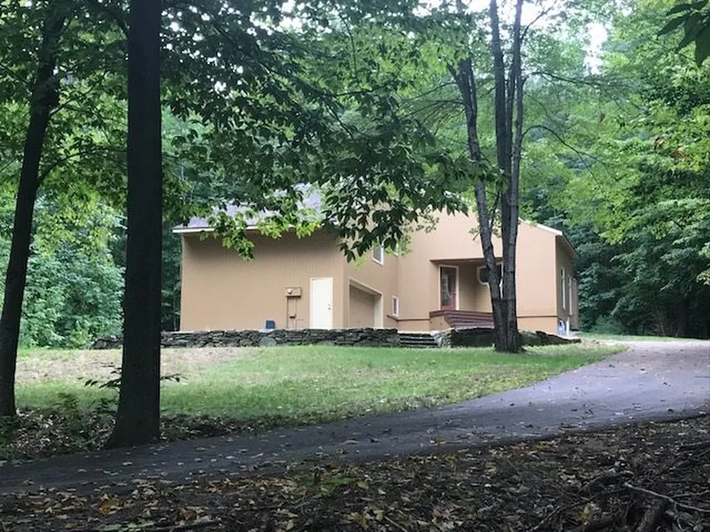 32 Upper Bay Road Sunapee NH 03782