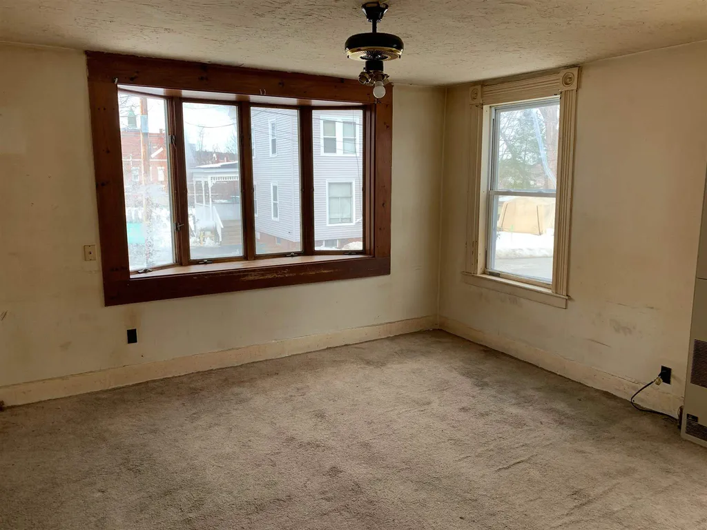 28 High Street Claremont NH 03743