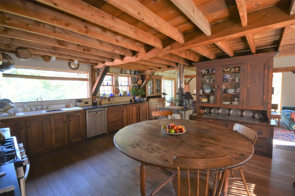 1747 Hunt Road Windsor VT 05089