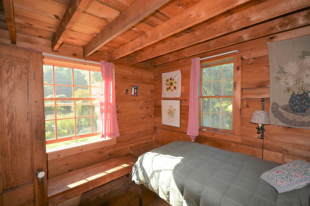 1747 Hunt Road Windsor VT 05089