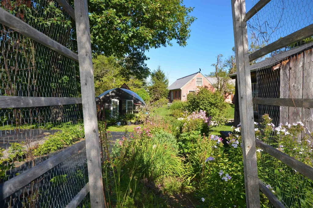 1747 Hunt Road Windsor VT 05089