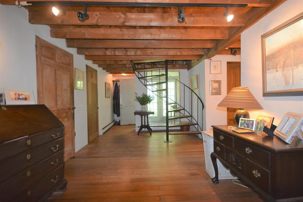 1747 Hunt Road Windsor VT 05089