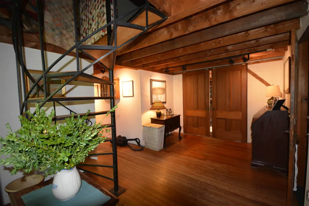 1747 Hunt Road Windsor VT 05089