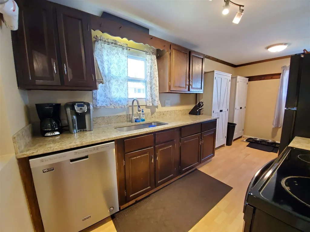 11 Lacroix Lane Enfield NH 03748