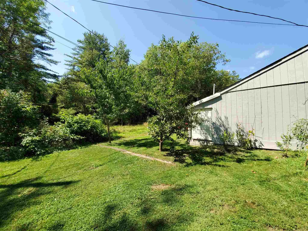 11 Lacroix Lane Enfield NH 03748