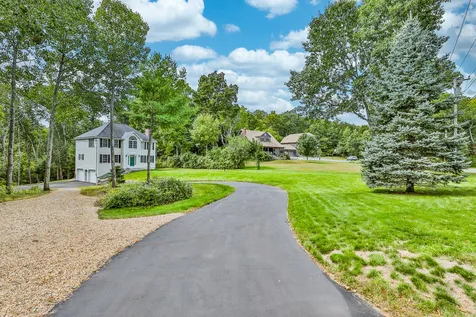 72 Peaslee Crossing Road Newton NH 03858
