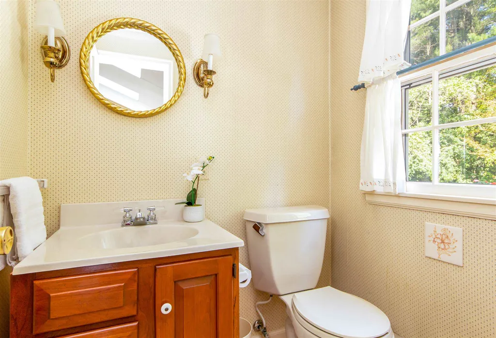 190 Woodbine Road Shelburne VT 05482