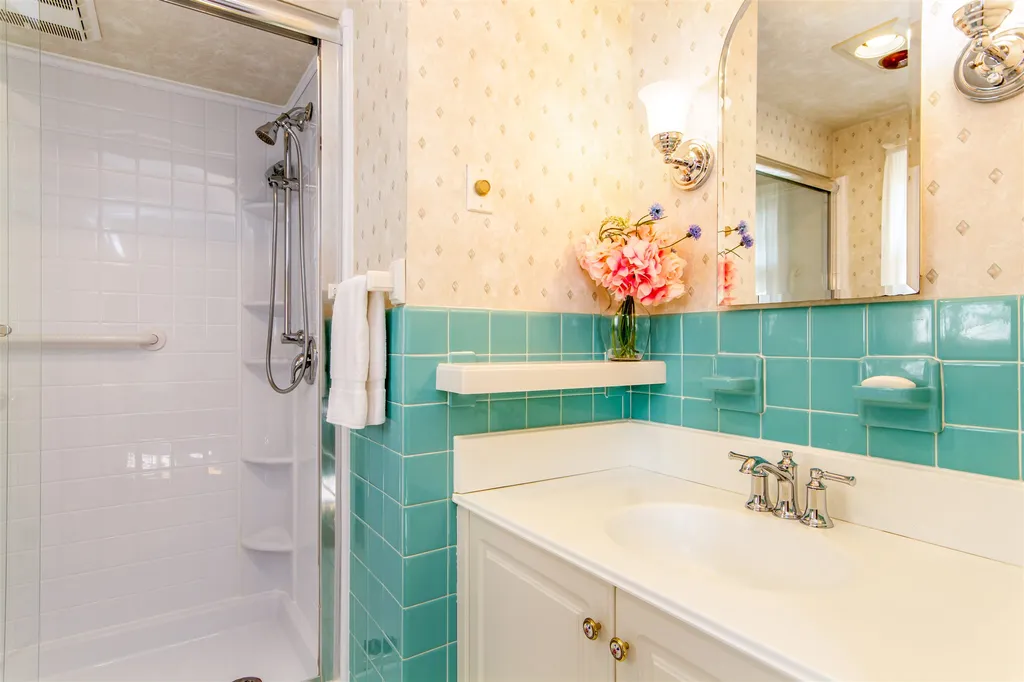 190 Woodbine Road Shelburne VT 05482