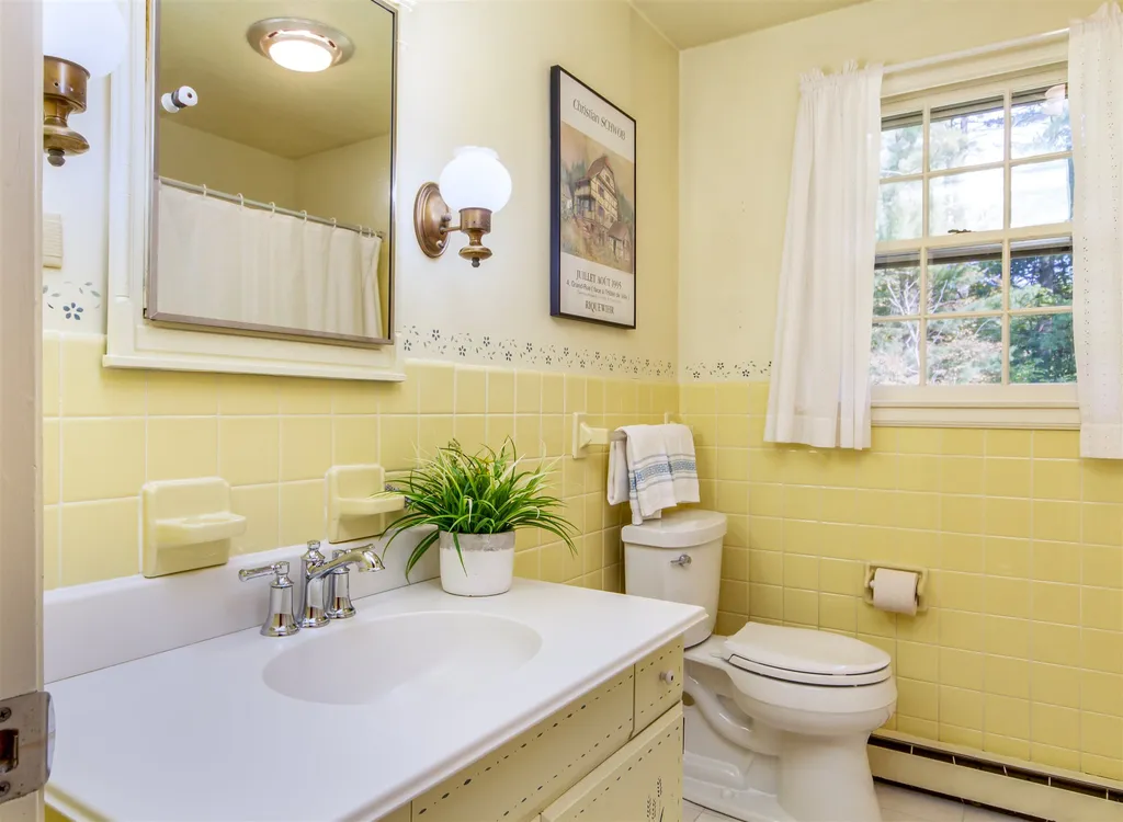 190 Woodbine Road Shelburne VT 05482