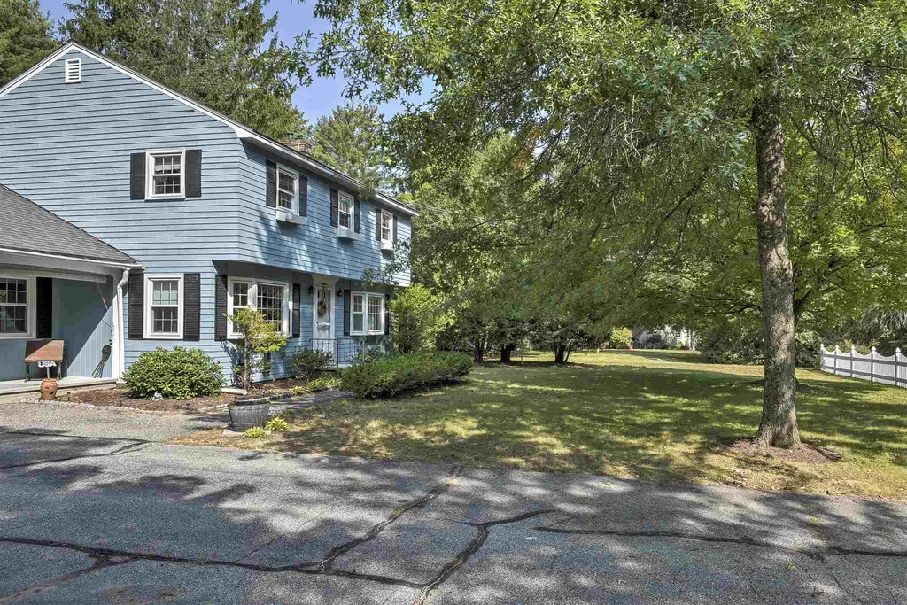 12 Spruce Circle Swanzey NH 03446