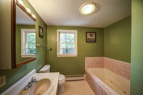 34 Baldwin Avenue New Hampton NH 03256