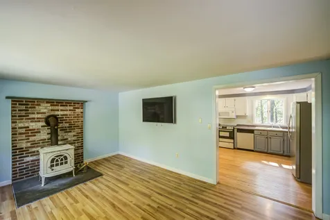 34 Baldwin Avenue New Hampton NH 03256