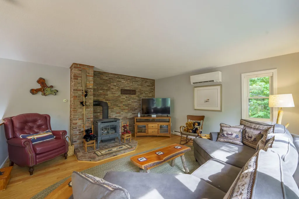 102 Pleasant Street Meredith NH 03253