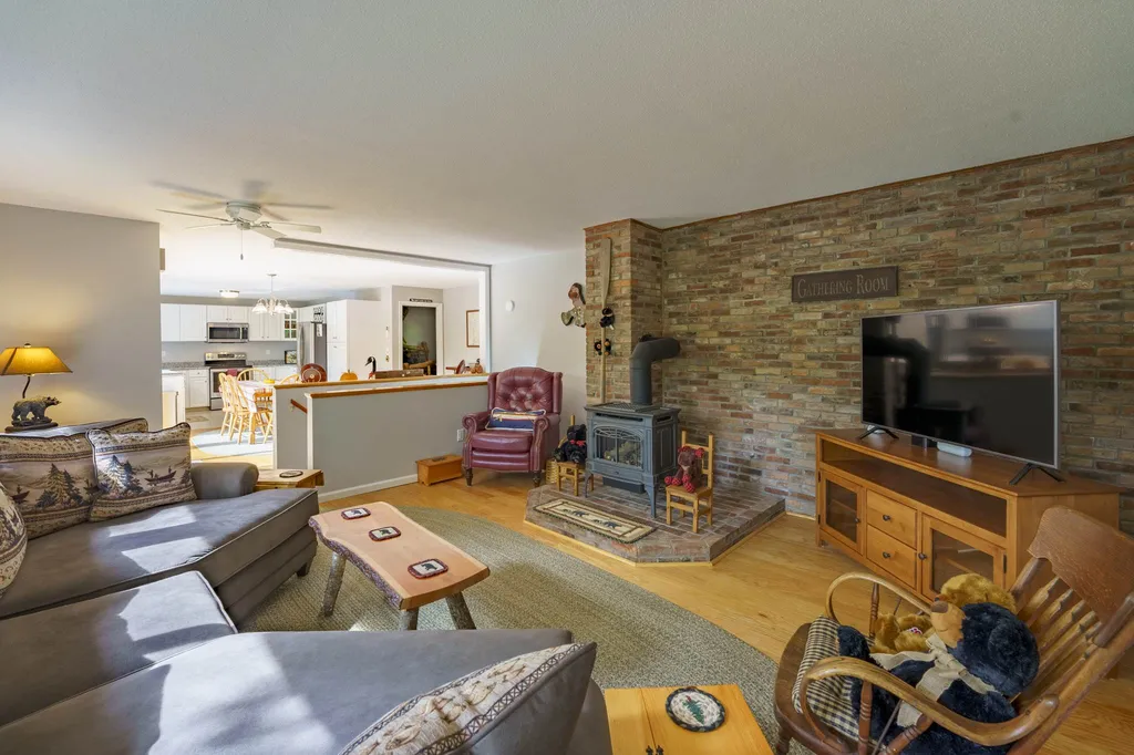 102 Pleasant Street Meredith NH 03253