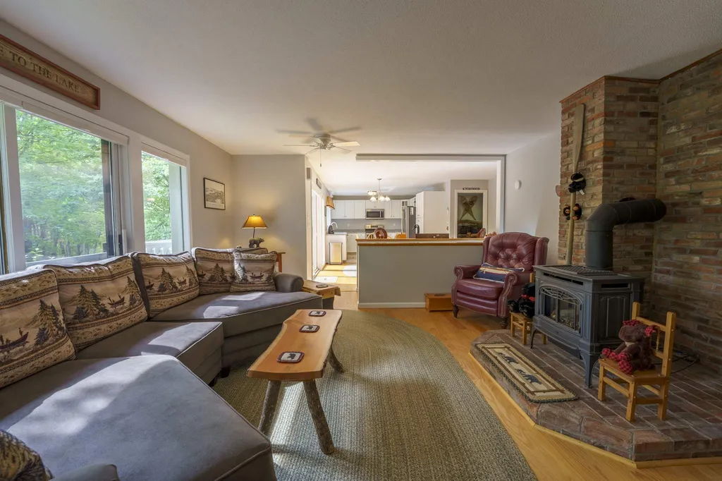 102 Pleasant Street Meredith NH 03253