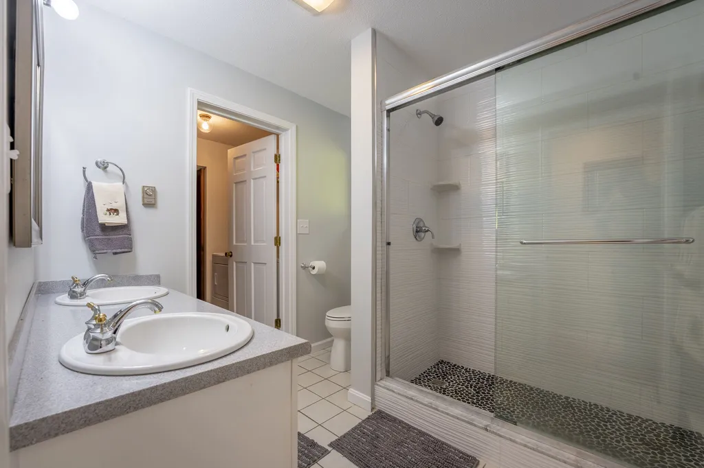 102 Pleasant Street Meredith NH 03253