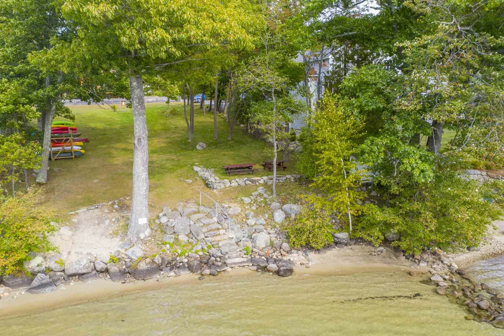 102 Pleasant Street Meredith NH 03253