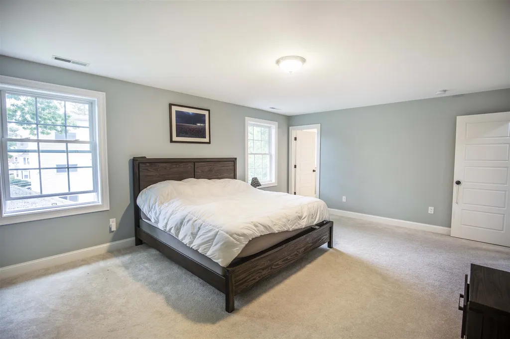 728 Maple Street Manchester NH 03104