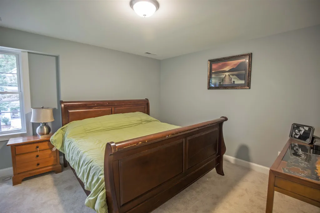 728 Maple Street Manchester NH 03104