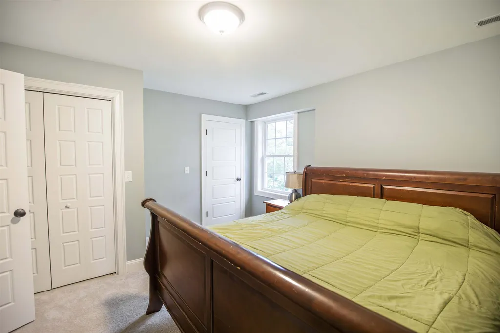 728 Maple Street Manchester NH 03104