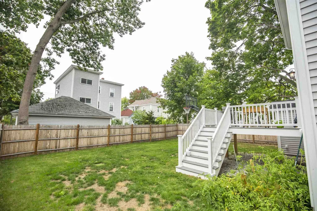728 Maple Street Manchester NH 03104