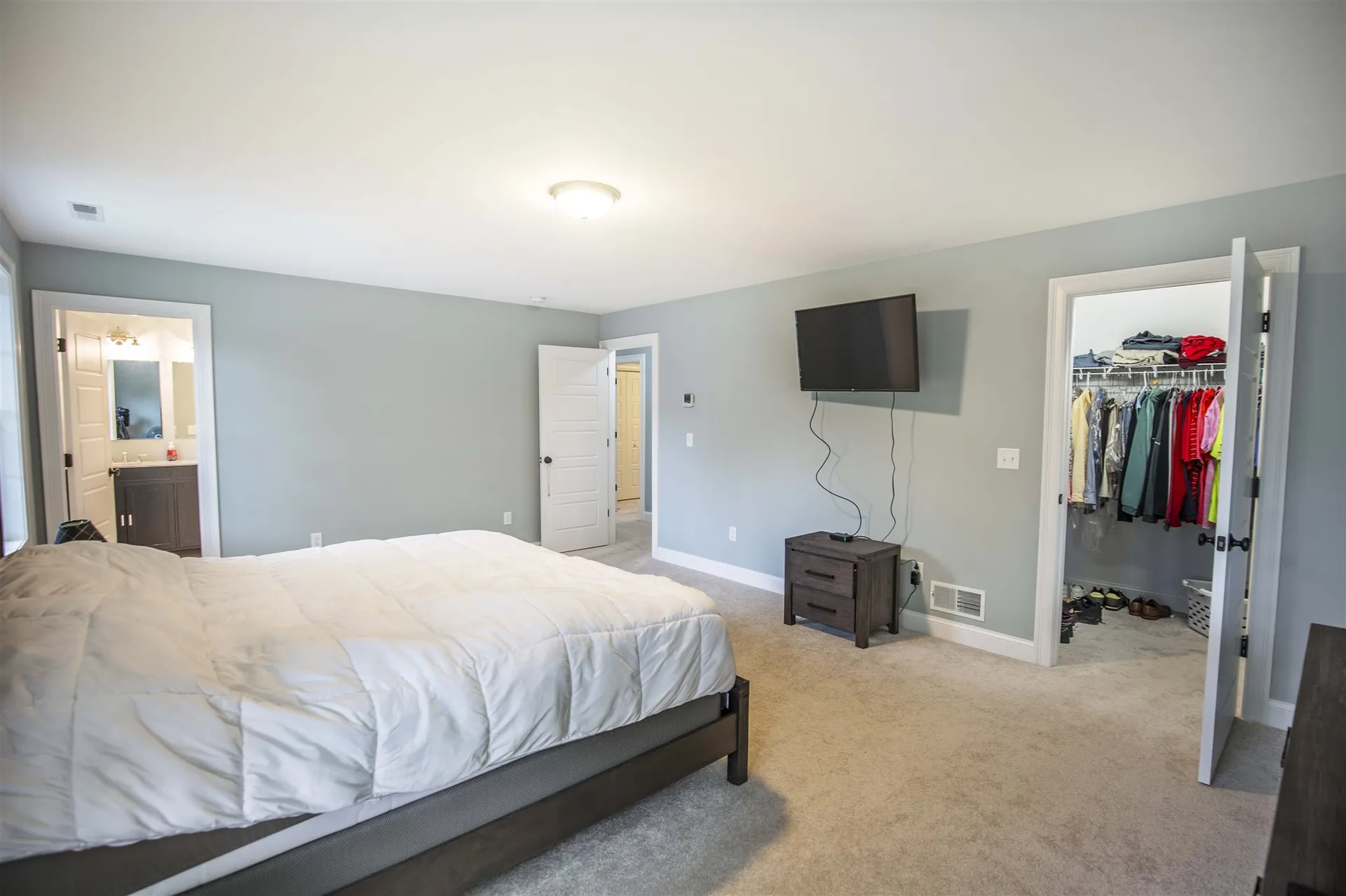 728 Maple Street Manchester NH 03104