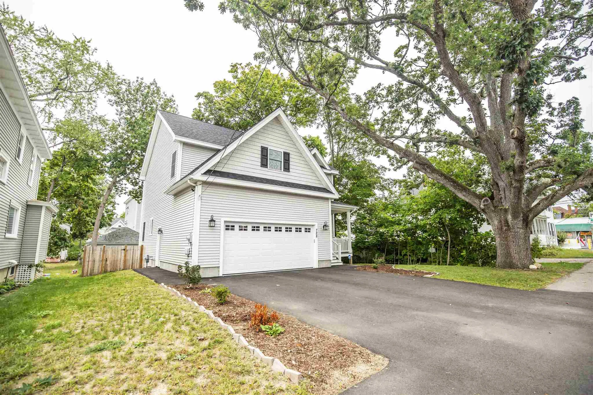 728 Maple Street Manchester NH 03104