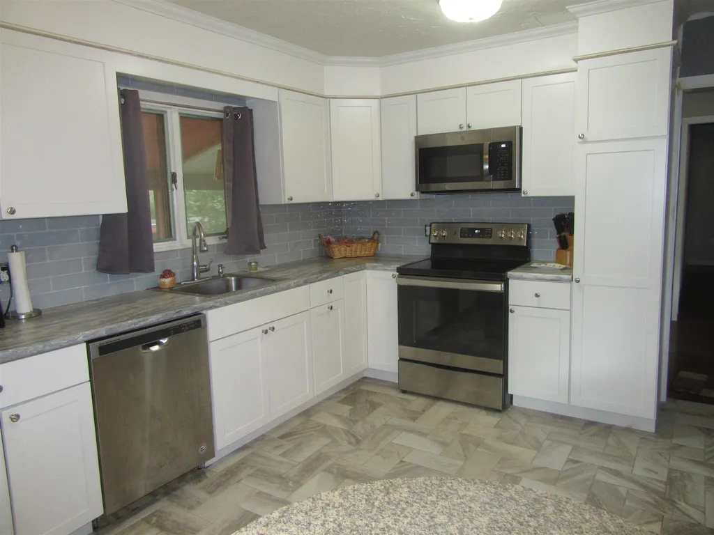 49 Pinecrest Drive Gilford NH 03249