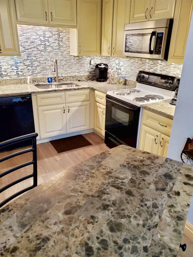 121 Lita Lane Newmarket NH 03857