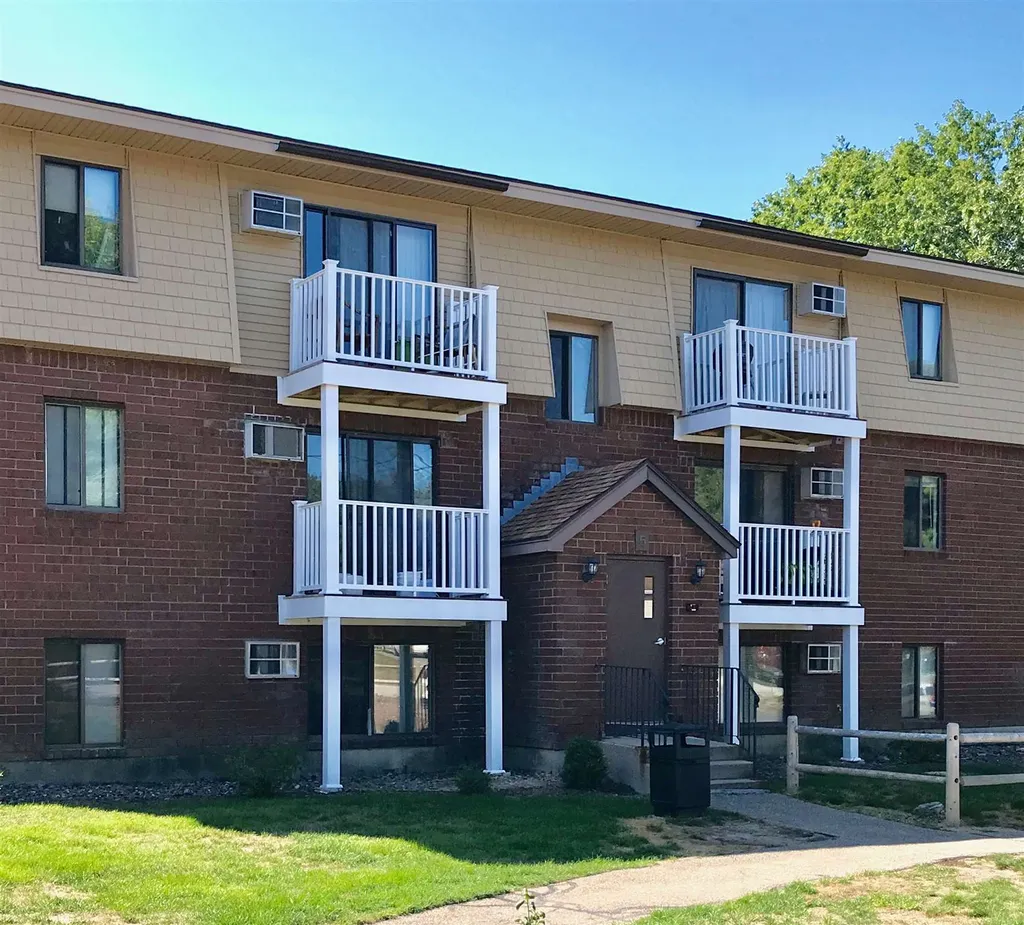 121 Lita Lane Newmarket NH 03857