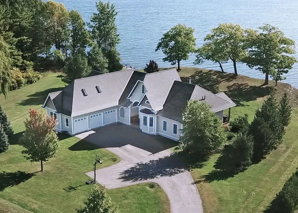 47 Four Winds Lane North Hero VT 05474