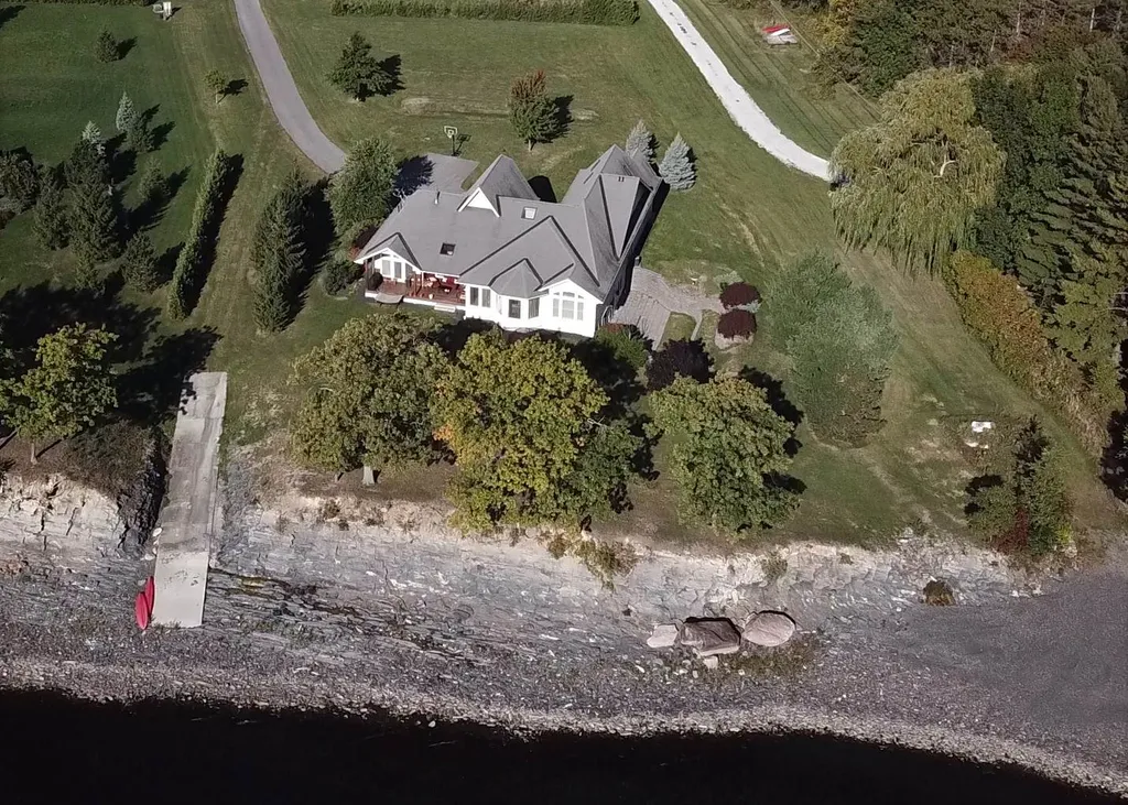 47 Four Winds Lane North Hero VT 05474