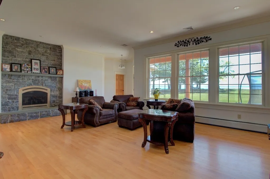 43 Four Winds Lane North Hero VT 05474