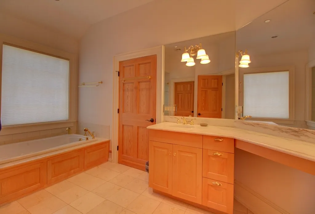 43 Four Winds Lane North Hero VT 05474
