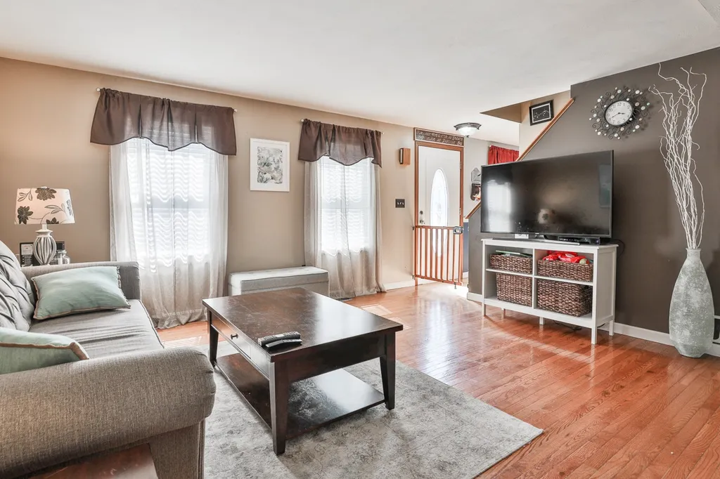 19 Thorndike Street Nashua NH 03060