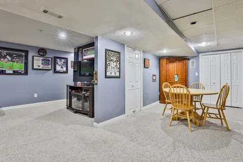 19 Thorndike Street Nashua NH 03060