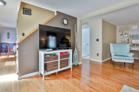 19 Thorndike Street Nashua NH 03060