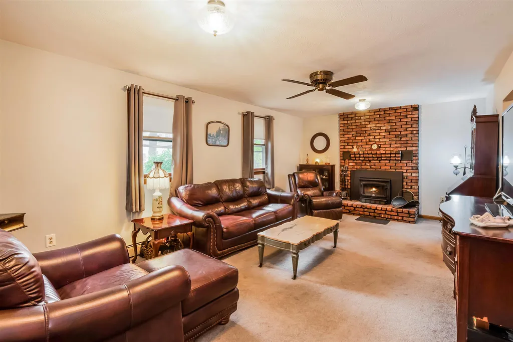 3 Marcoux Road Newton NH 03858-3509