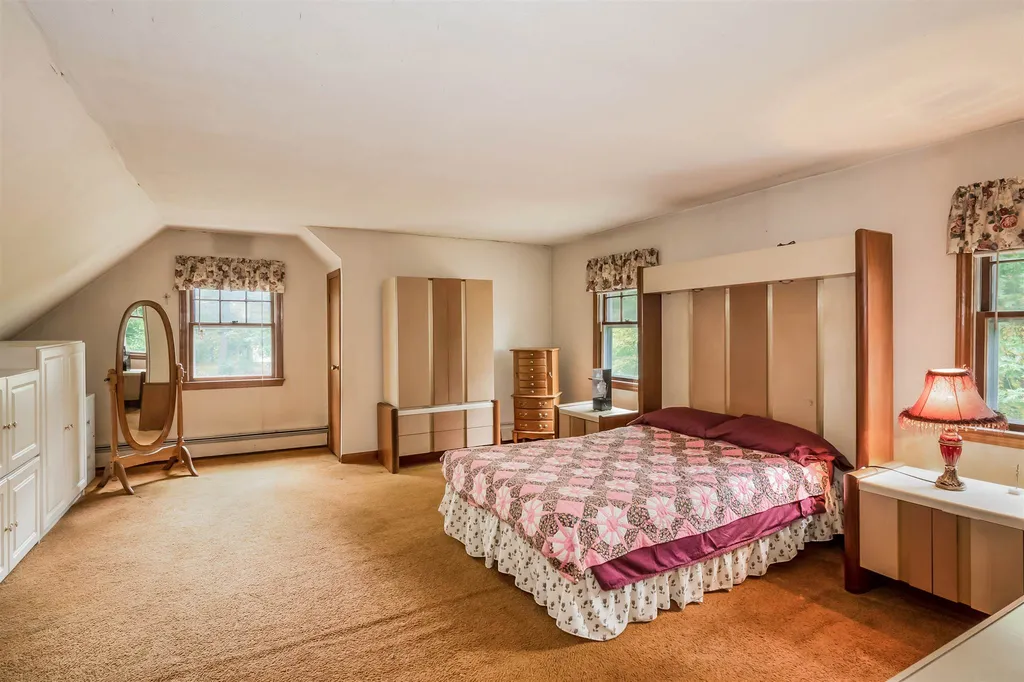 3 Marcoux Road Newton NH 03858-3509