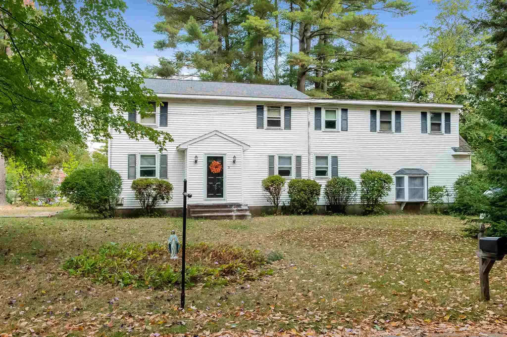 3 Marcoux Road Newton NH 03858-3509