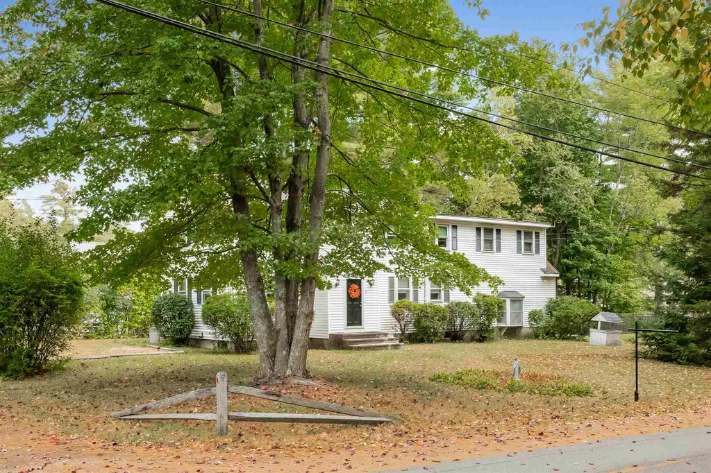 3 Marcoux Road Newton NH 03858-3509