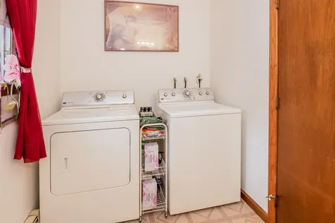 3 Marcoux Road Newton NH 03858-3509