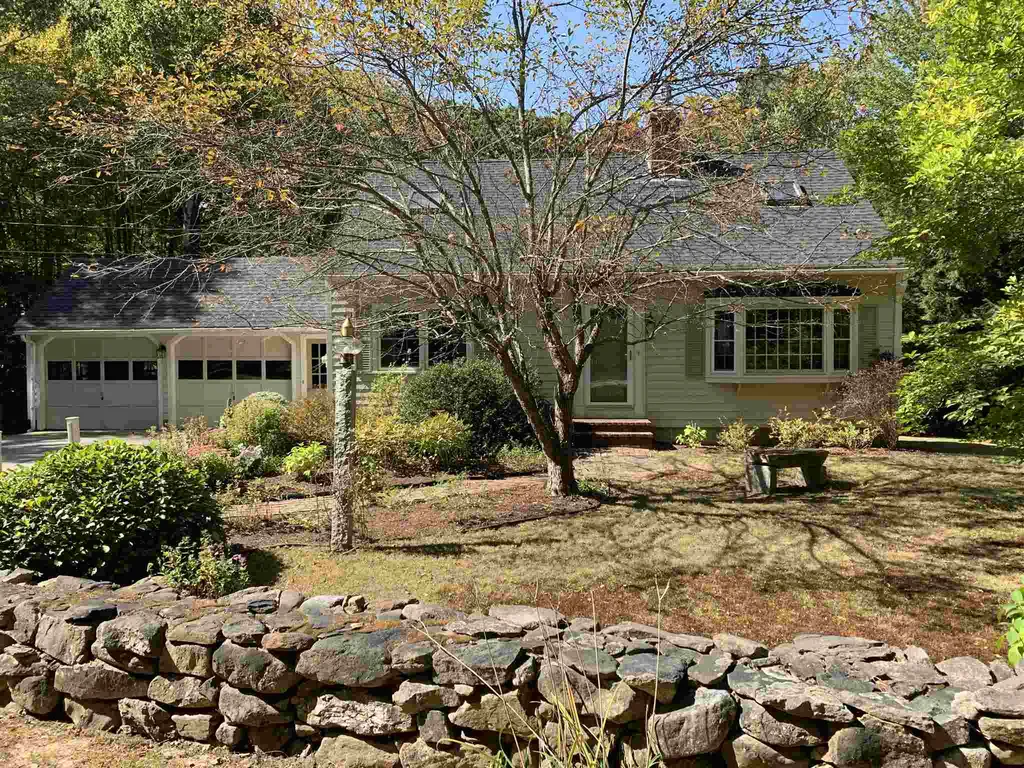 54 Ridgewood Drive Bow NH 03304