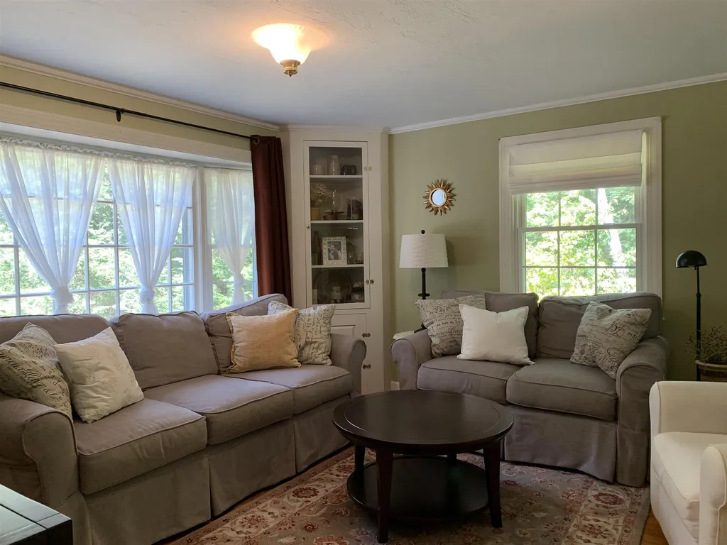 54 Ridgewood Drive Bow NH 03304