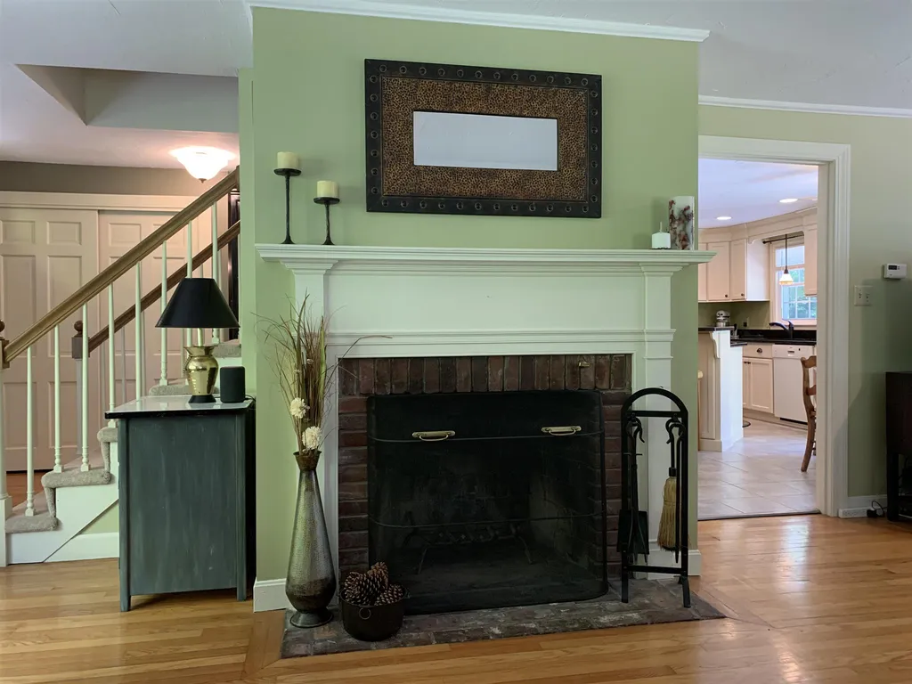 54 Ridgewood Drive Bow NH 03304