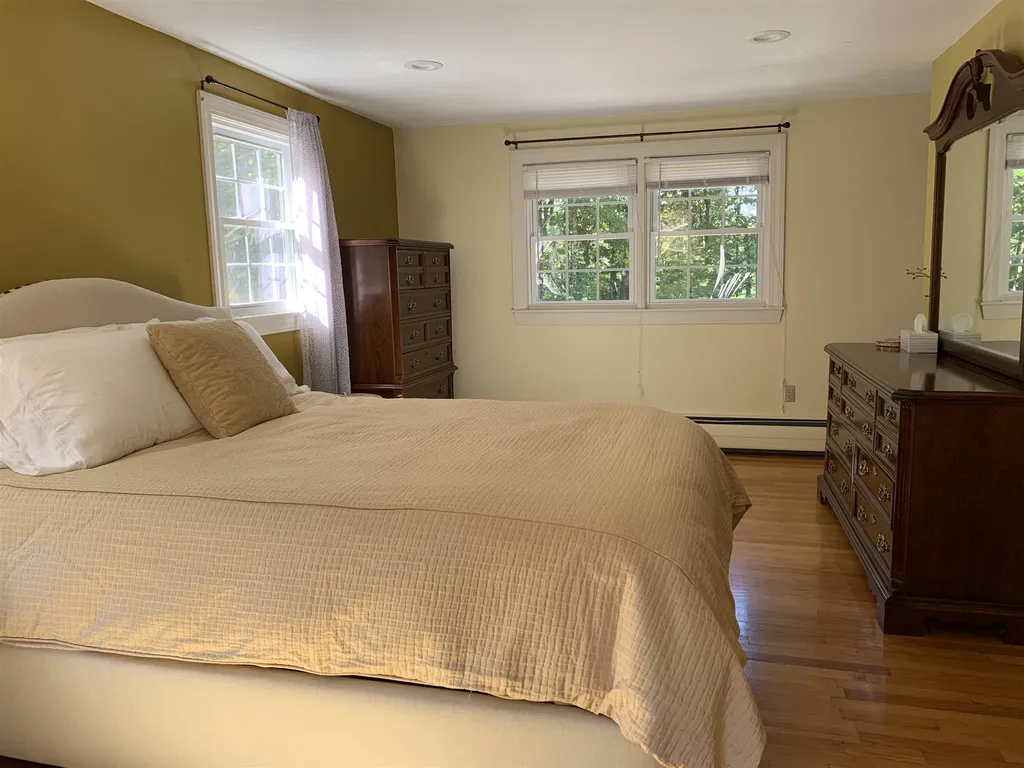 54 Ridgewood Drive Bow NH 03304