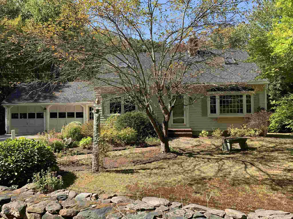 54 Ridgewood Drive Bow NH 03304