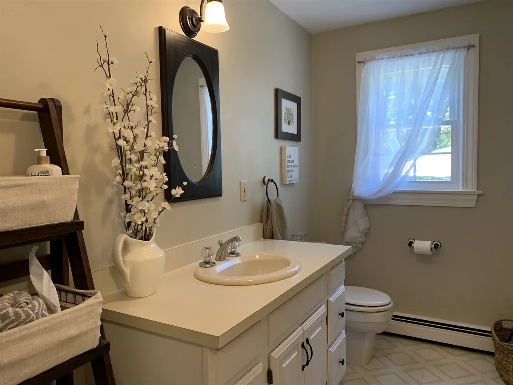 54 Ridgewood Drive Bow NH 03304