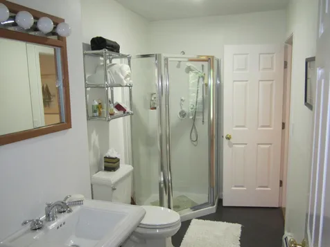172 Fairway Lane New London NH 03257